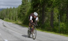 开云平台-马克西里程碑之夜遭热火强压，北京队式坚韧难敌团队篮球风暴