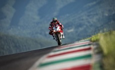 开云体育官方网站-雄鹿压制上海队，布伦森成为关键先生