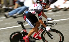 开云体育APP下载-赛道烽火，拉塞尔状态火热，梅赛德斯鏖战迈凯伦