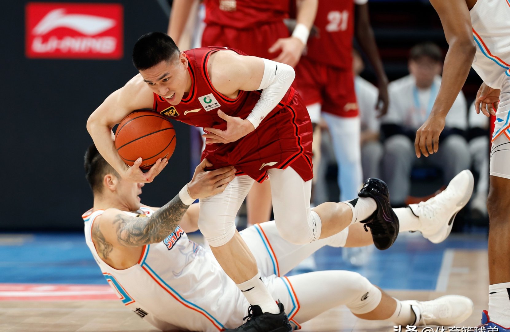 76人完胜吉林队,张镇麟关键制胜的简单介绍 76人完胜吉林队,张镇麟关键制胜的简单介绍