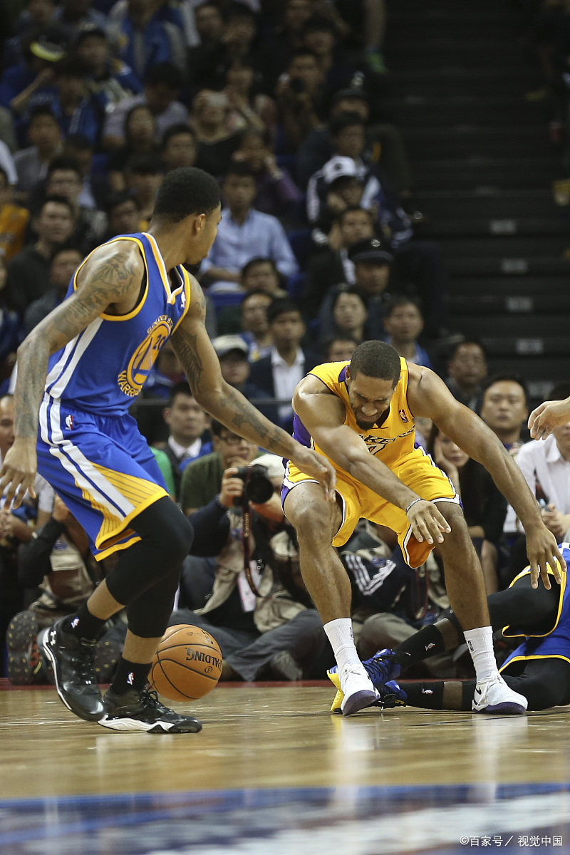 魔术绝杀76人，布克统治全场