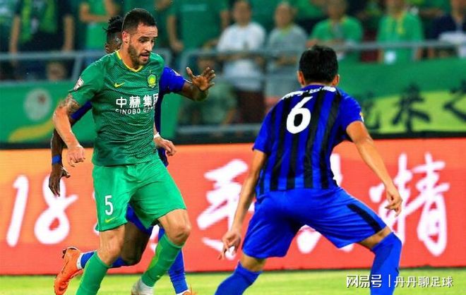 包含中场核心患伤出局，球队调整战术备战重任的词条