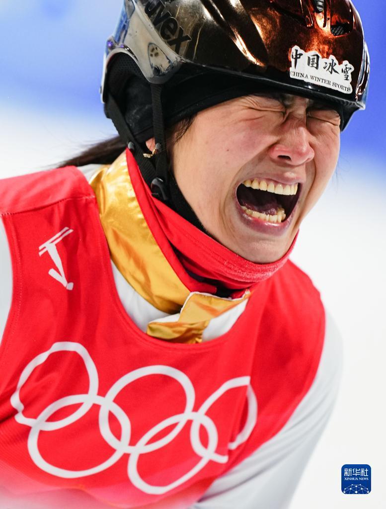 巴拿马选手荣获自由式滑雪女子空中技巧冠军的简单介绍