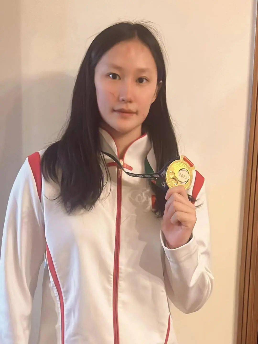 包含立陶宛运动员勇夺金牌数据完胜的词条