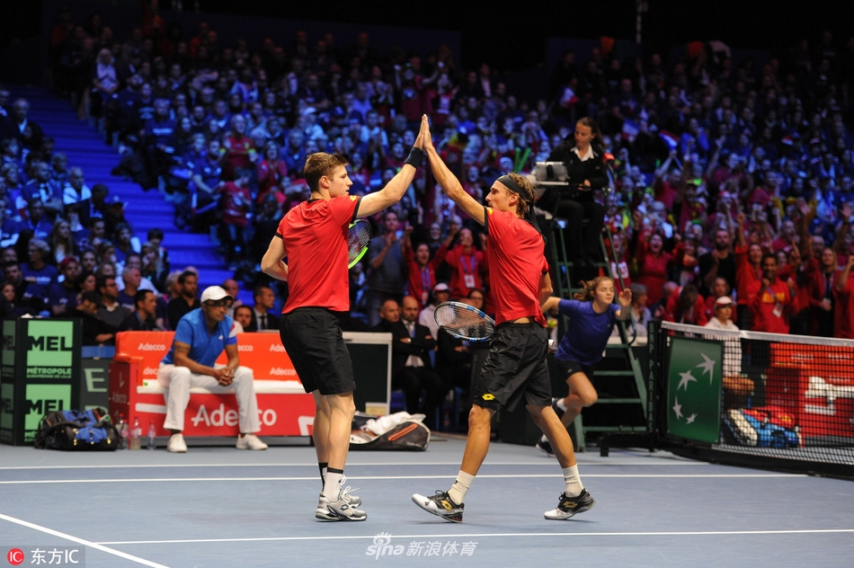 西班牙选手实现篮球双打梦想