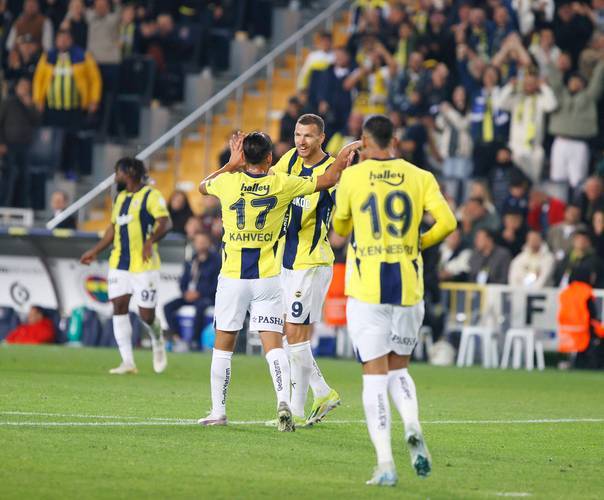 关于紧追榜首！瓦伦西亚客场险胜毕尔巴鄂的信息