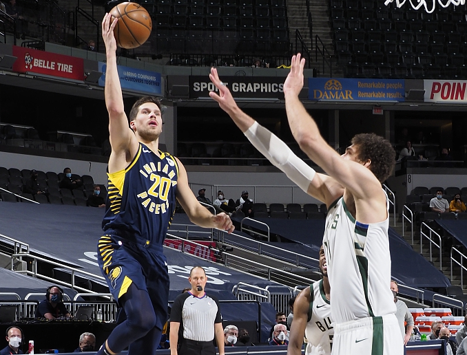 关于山东队横扫步行者，字母哥刷新纪录的信息