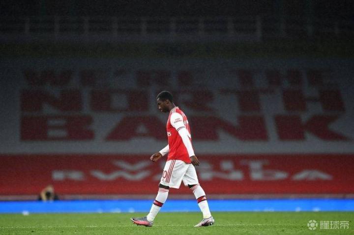 南极后卫因红牌禁赛错过关键比赛