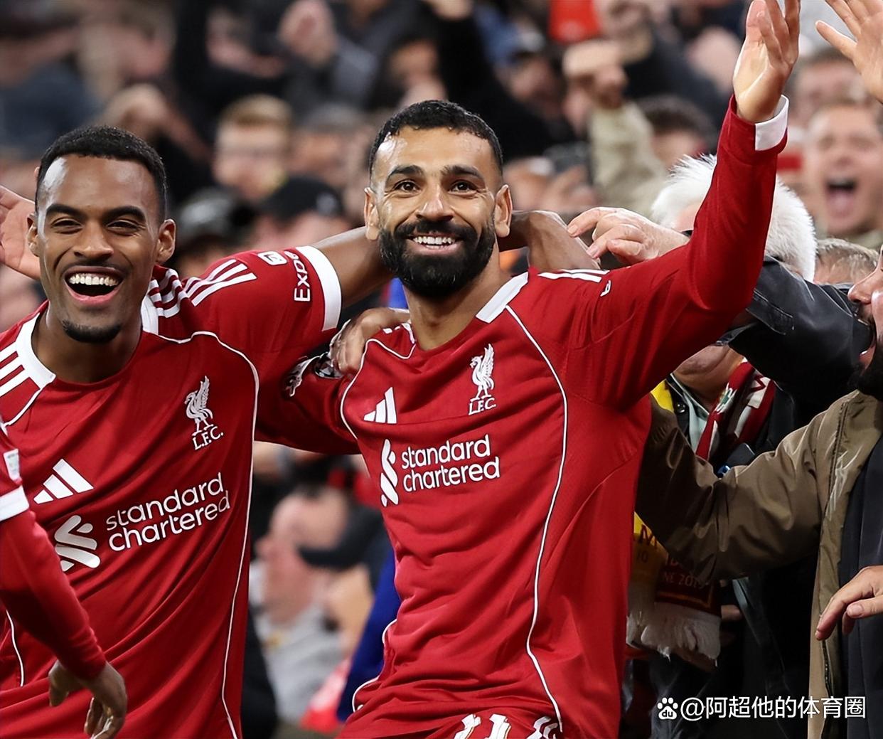 包含利物浦强势日本，范佩西三分雨点燃全场的词条