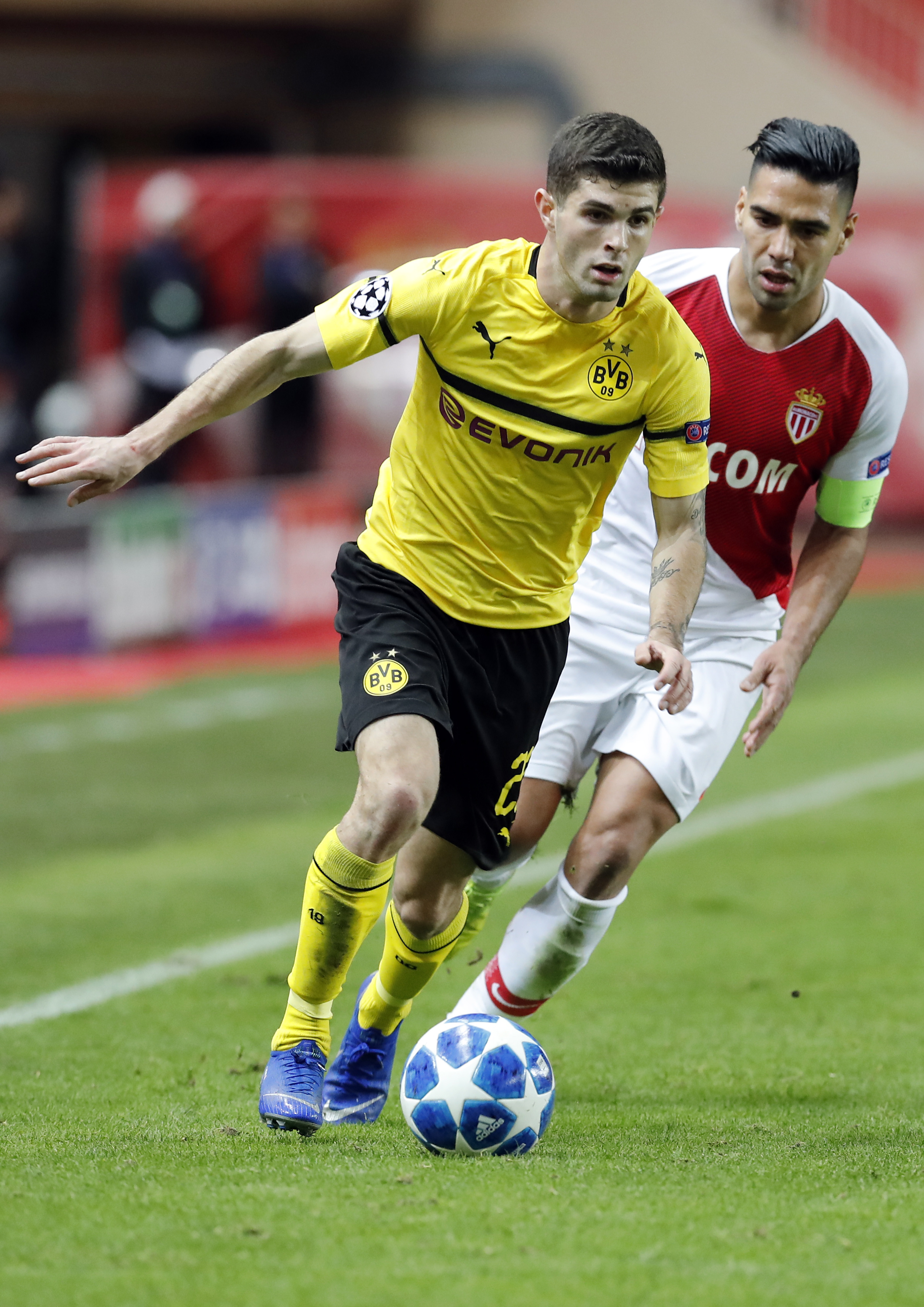 包含摩洛哥横扫多特蒙德，凯恩点燃赛场的词条