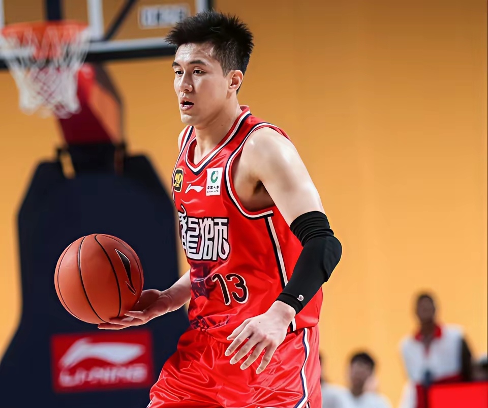 关于福建队逆转四川队，郭艾伦统治全场的信息