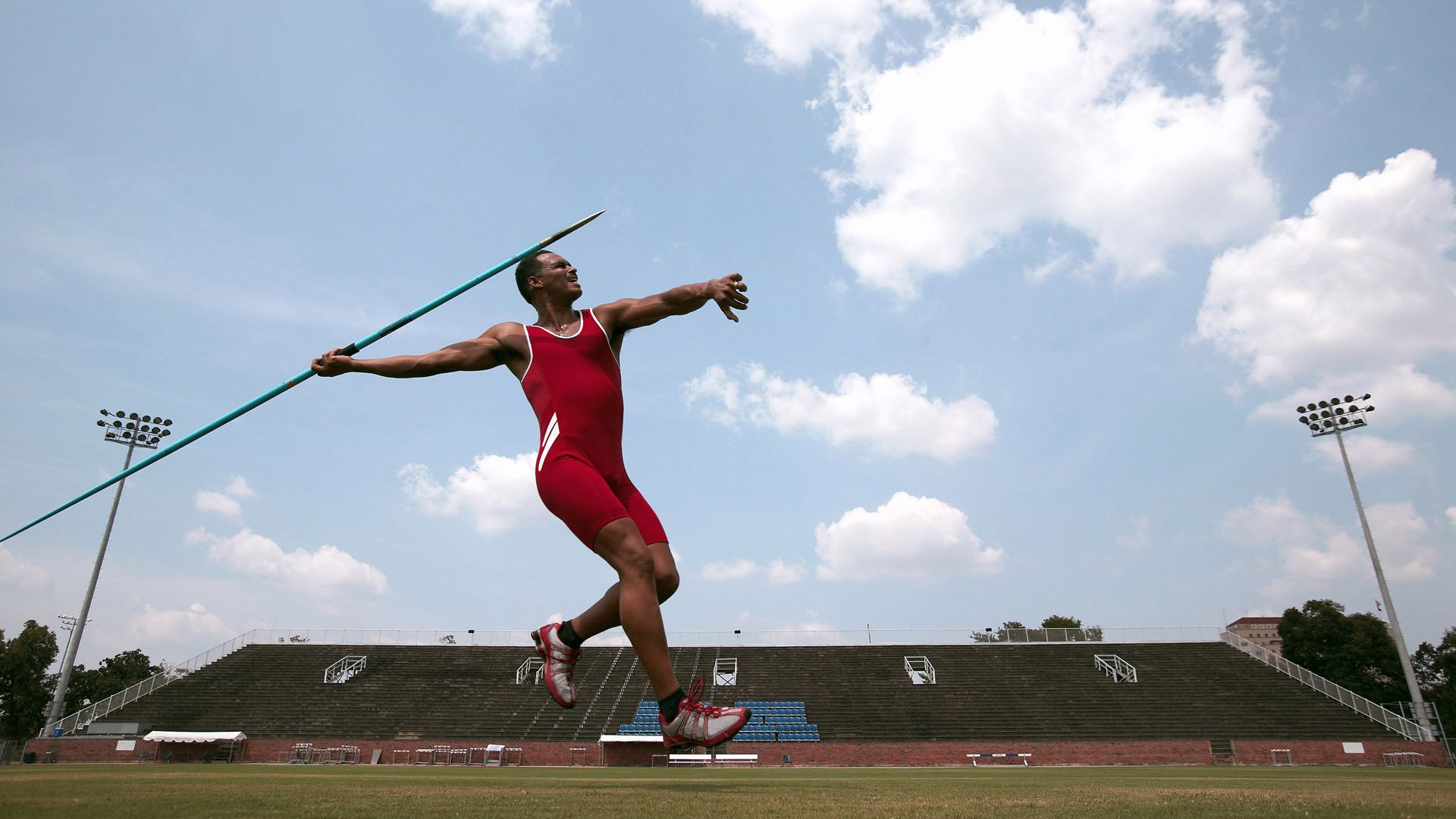 切特·霍姆格伦,新秀的压制级表演与吉林队的绝杀传奇