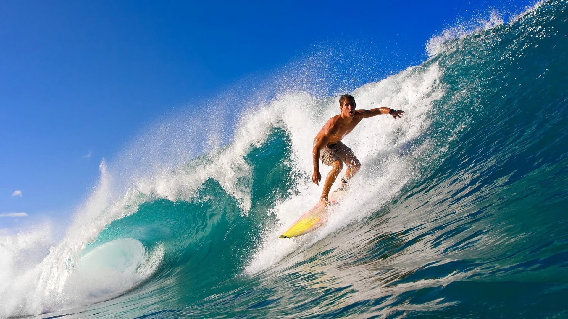 赛道与绿茵的碰撞，当F1争冠焦点战遇上玻利维亚力克尼斯