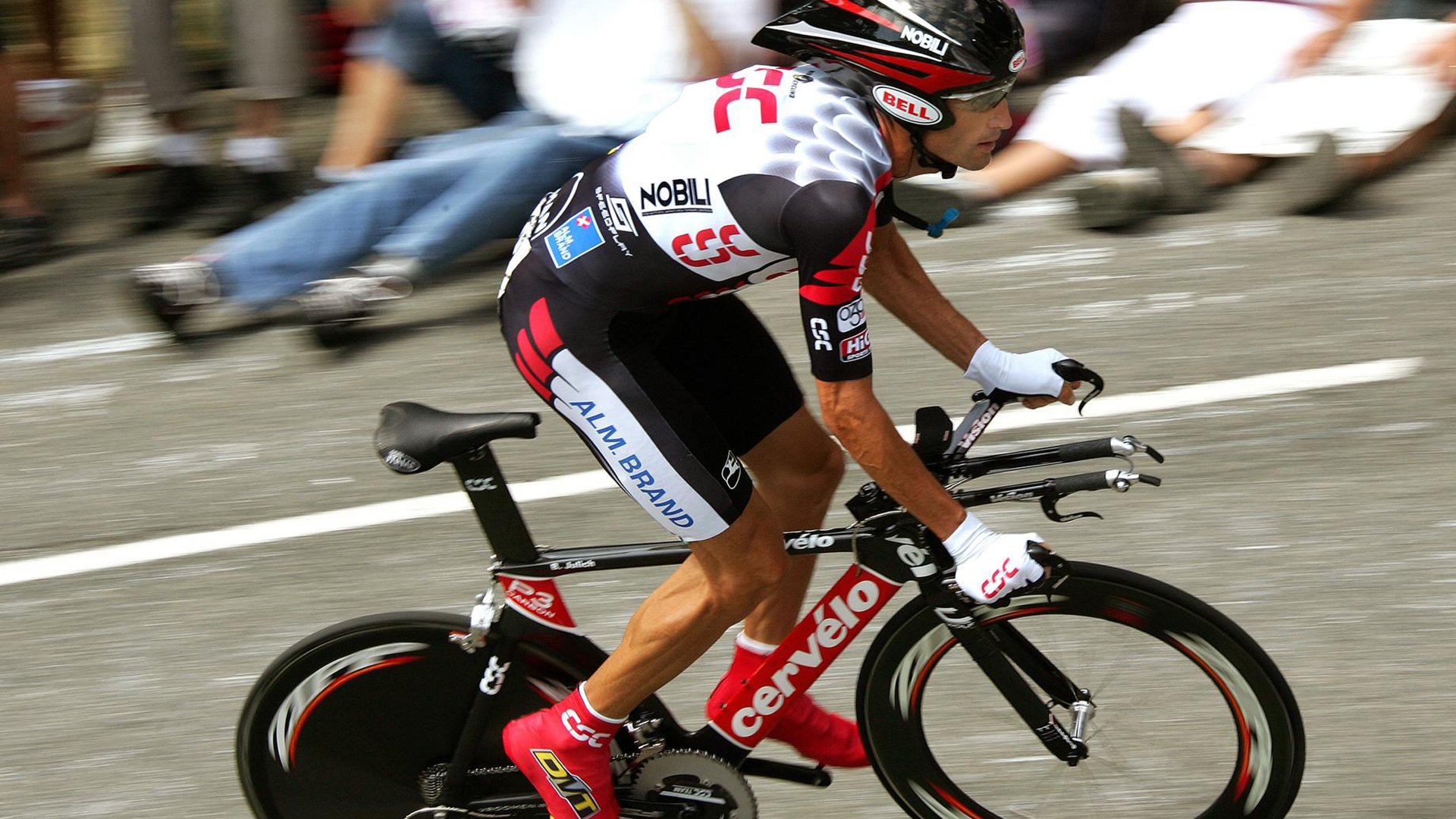 赛道烽火，拉塞尔状态火热，梅赛德斯鏖战迈凯伦